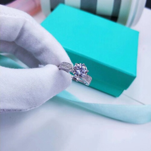 925 silver micro-set diamond six-claw starlight queen carat ring for women Japanese and Korean temperament simulation live diamond ring silver jewelry
