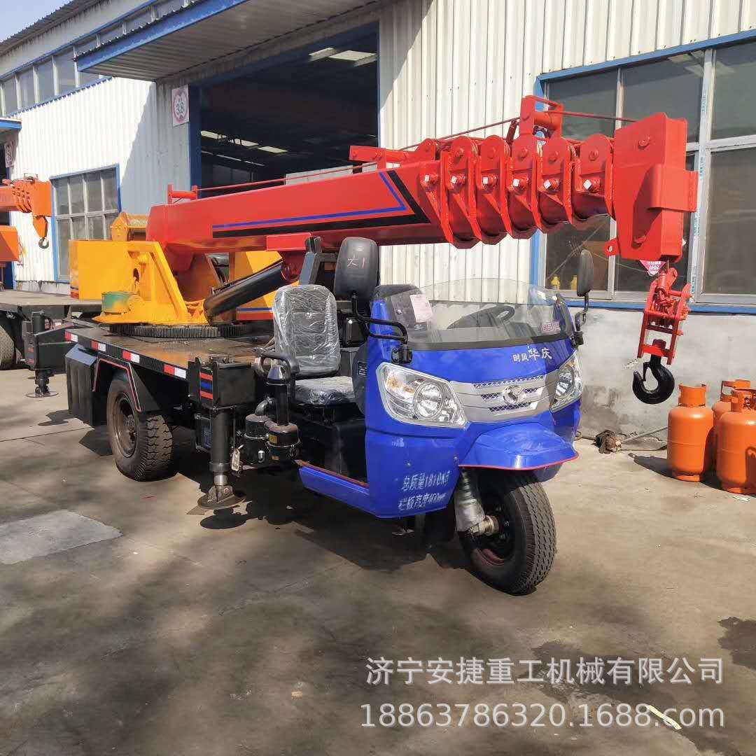 多功能三轮吊车生产厂家 时风三轮吊运输车 三轮汽车吊运输车