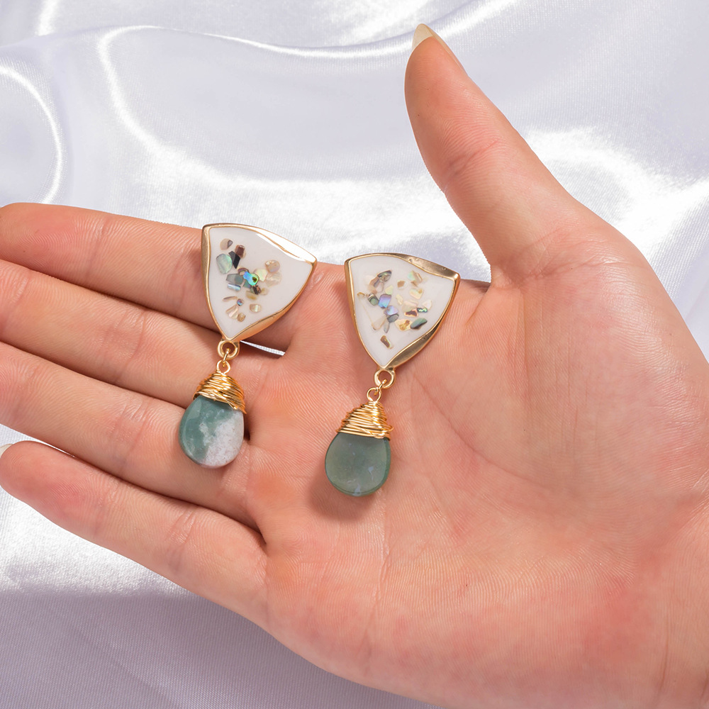 Retro Triangle White Color Small Shell Earrings Natural Agate Stone Earrings display picture 5