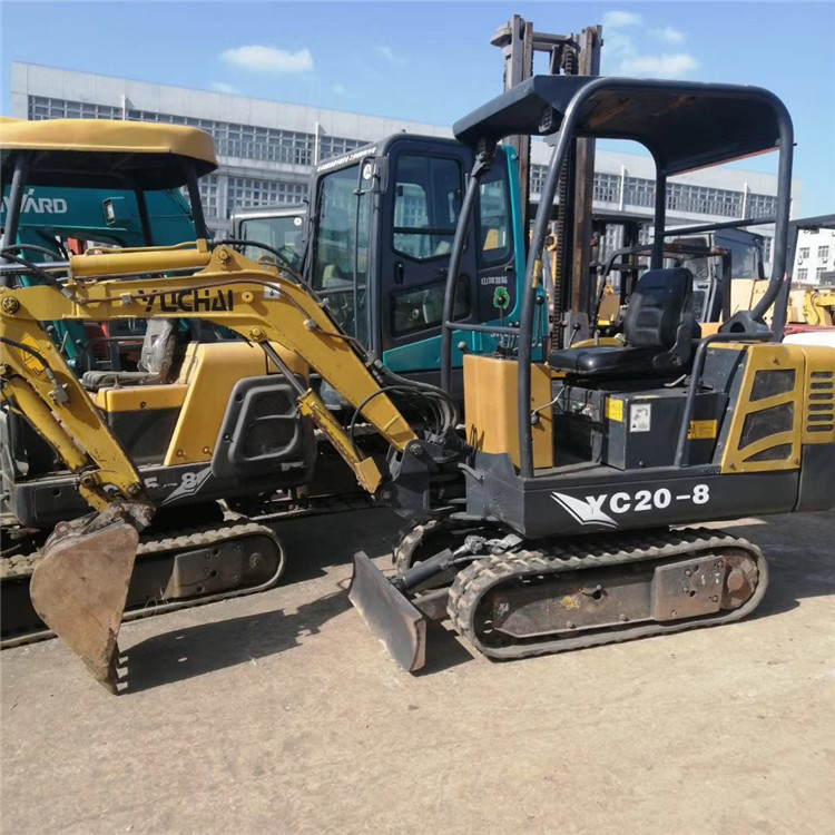 供应二手小型挖掘机，二手13挖掘机，小型挖掘机什么型号