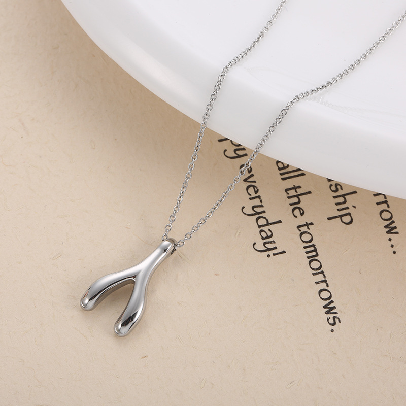 Fashion Antlers Titanium Steel Plating Pendant Necklace display picture 3