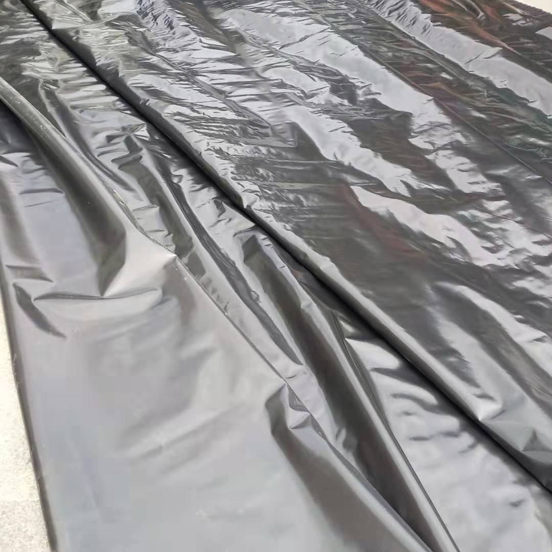 土工膜黑色鱼塘养殖蓄水池防水布莲藕种植人工湖观景池防渗土工膜