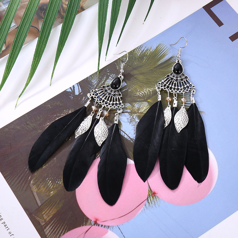Vintage Fan-shaped Leaf Feather Water Droplet Tassel Earrings Wholesale display picture 4