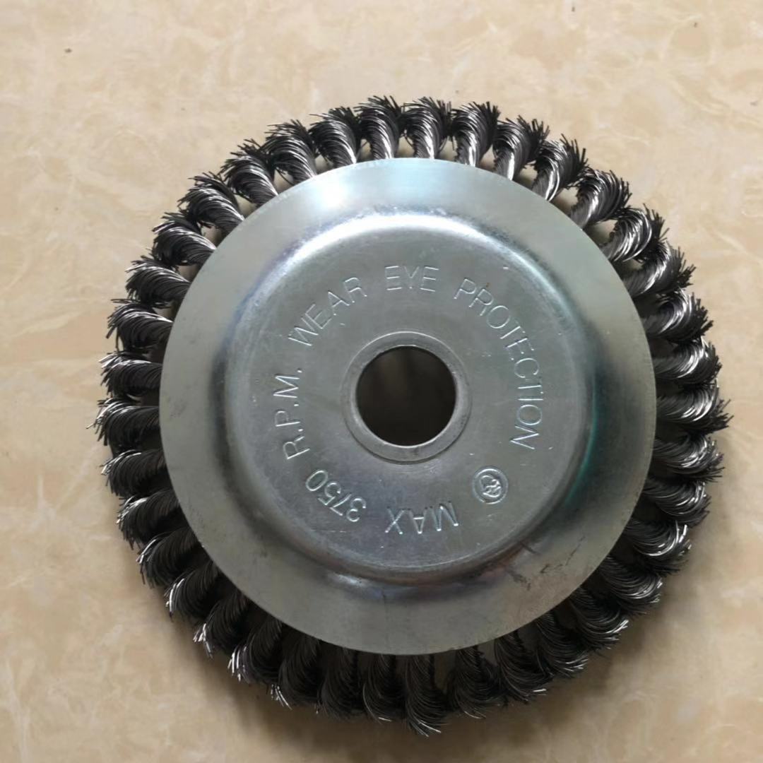 割草机通用耐磨多功能锄草钢丝除锈盘除草盘打草轮钢丝打草盘配件