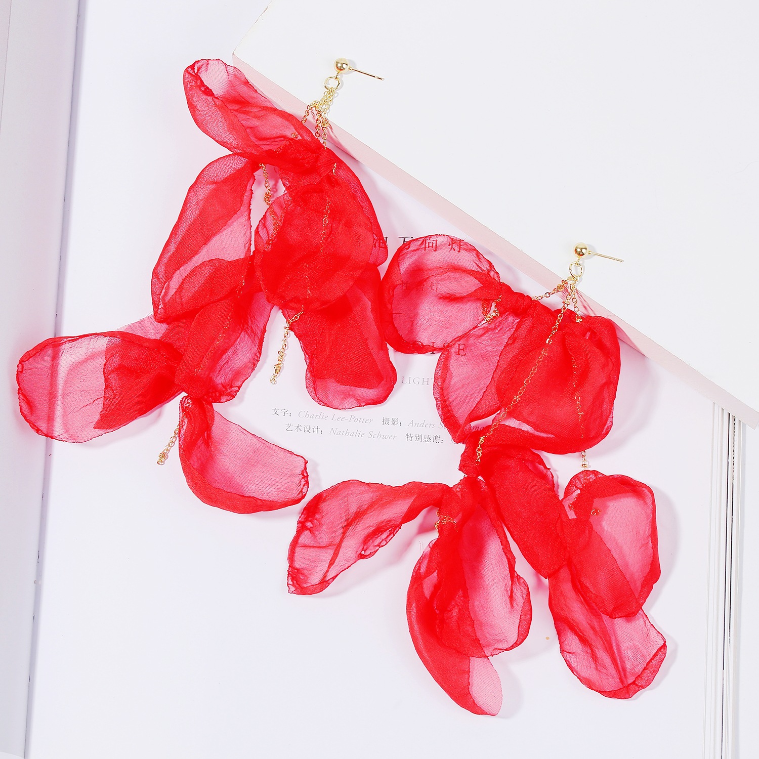 1 Pair Irregular Flower Ethnic Style Classic Style Artificial Crystal Drop Earrings display picture 14