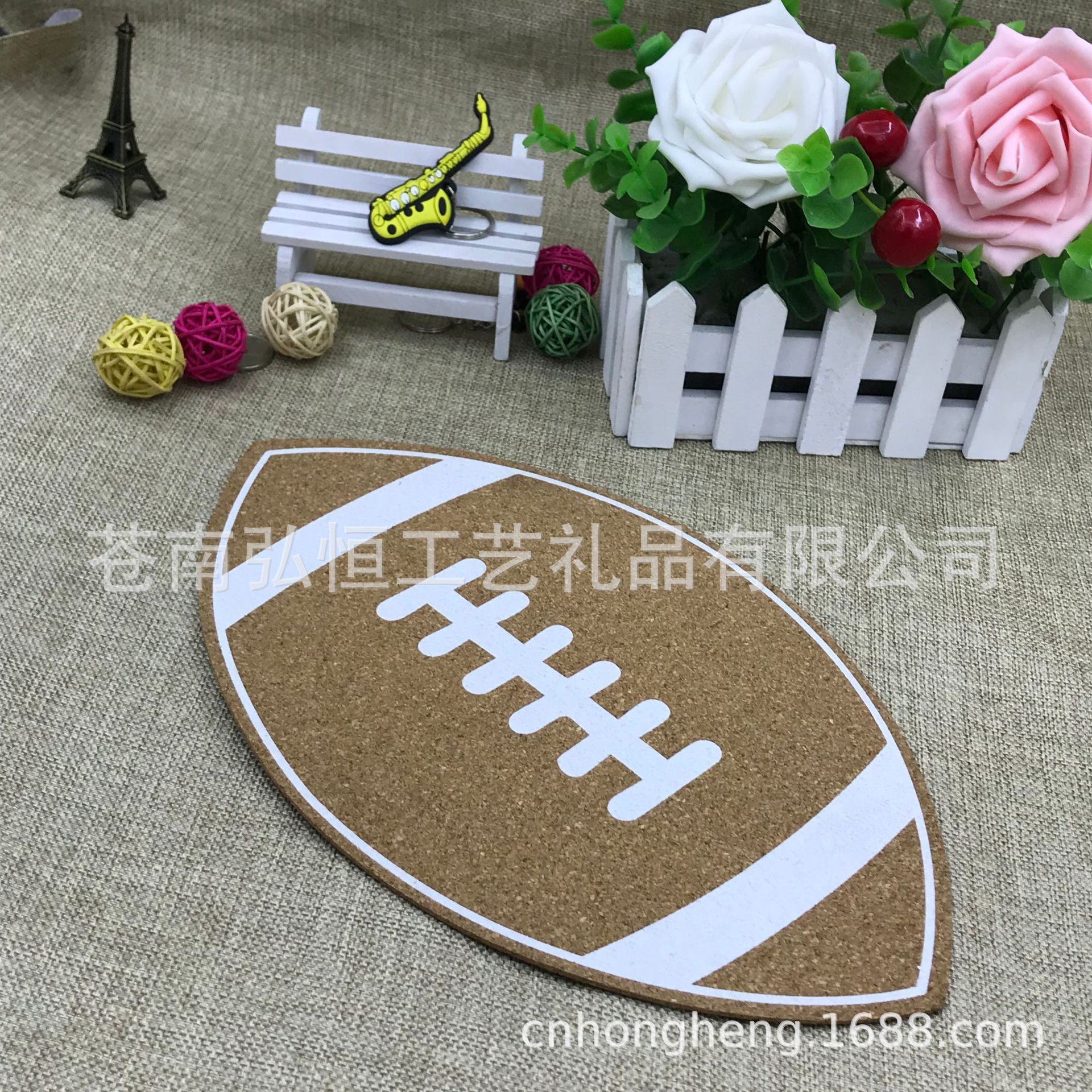 可定制3mm厚软木橄榄球立体吊件商品装饰吊件?