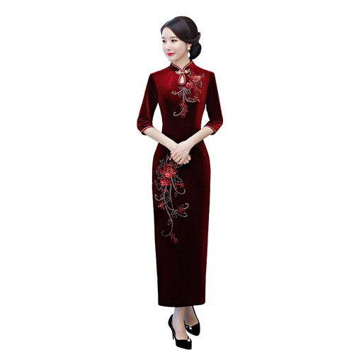 Chinese Dresses Qipao for women robe chinoise cheongsam Dress meeting gold velvet long cheongsam handmade nail bead dress