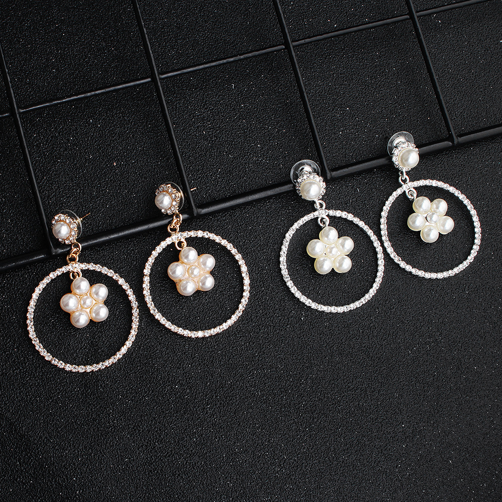 Boucles D&#39;oreilles En Diamant De Perles De Cercle Rétro Exagérées De Mode Pour Bijoux De Femmes display picture 1