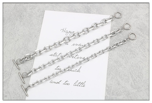 European and American domineering punk hip-hop stainless steel interlocking O-shaped trendy titanium steel one-word buckle bracelets for men and women