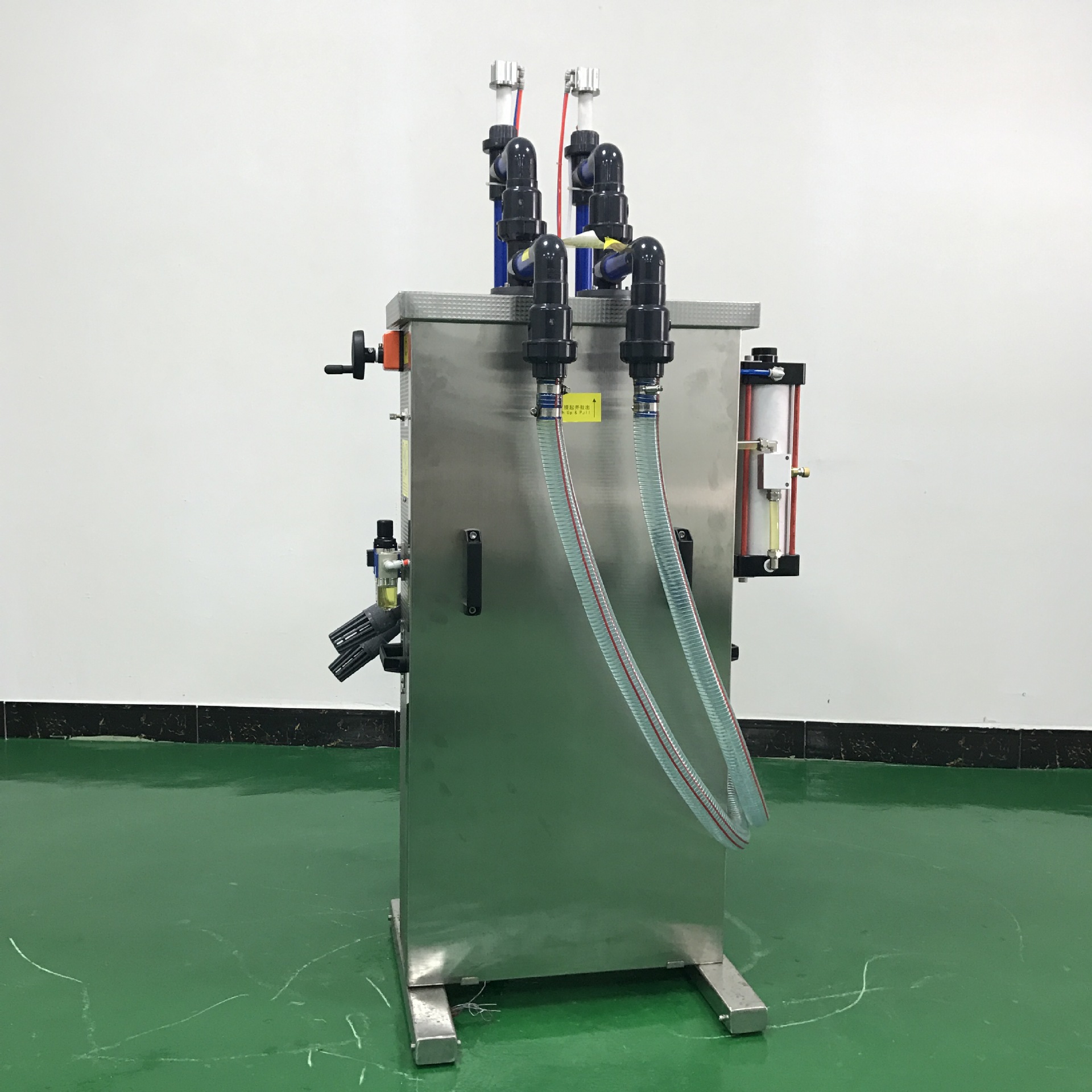 消毒水灌装机 清洗剂灌装机 洁厕灵灌装机 84消毒液灌装机