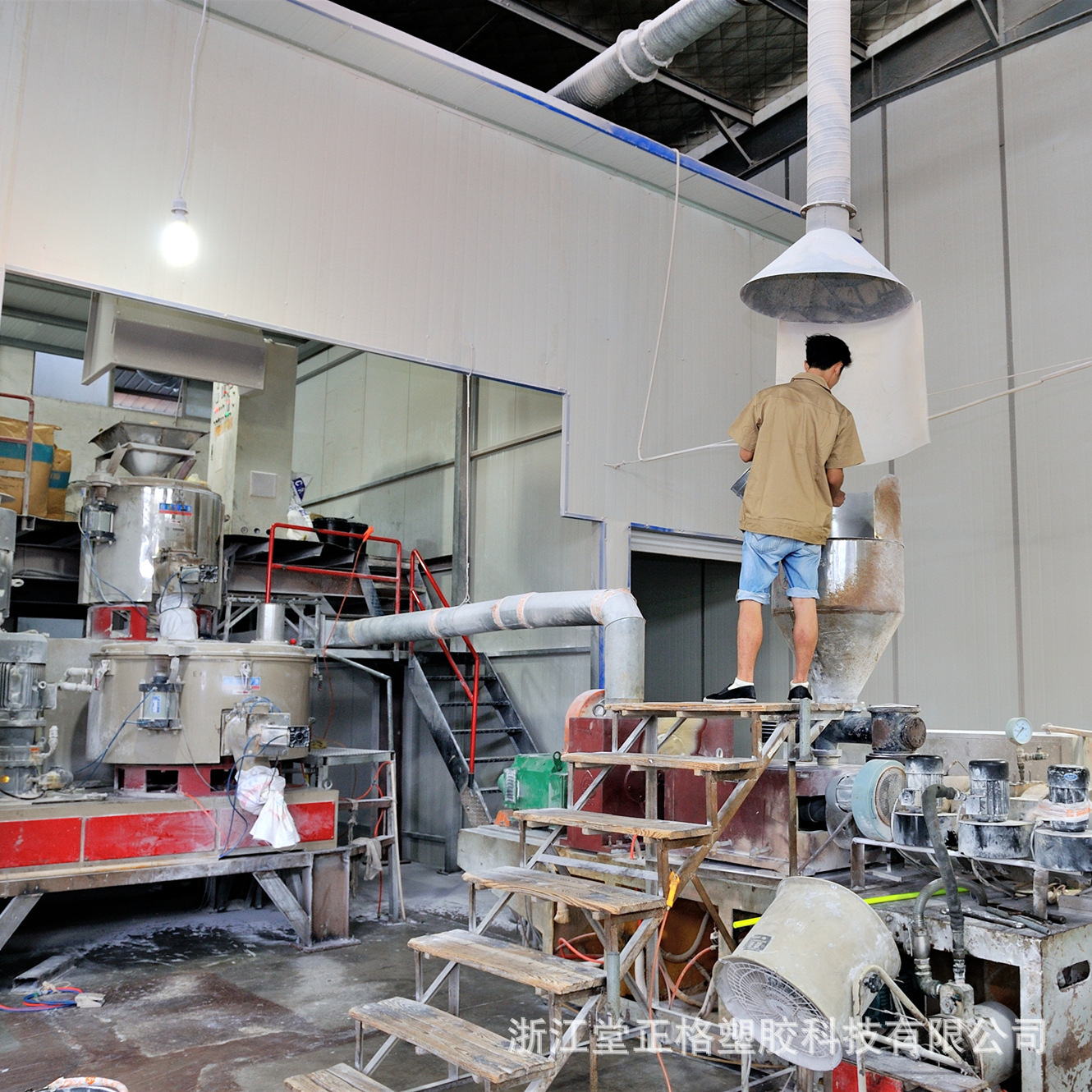 出售塑胶挤出机，包安装包调试，供应pvc原料粒子挤出机