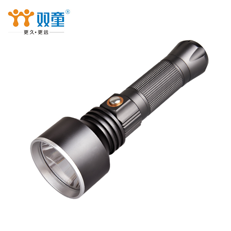 强光手电  照射距离远  LED光源