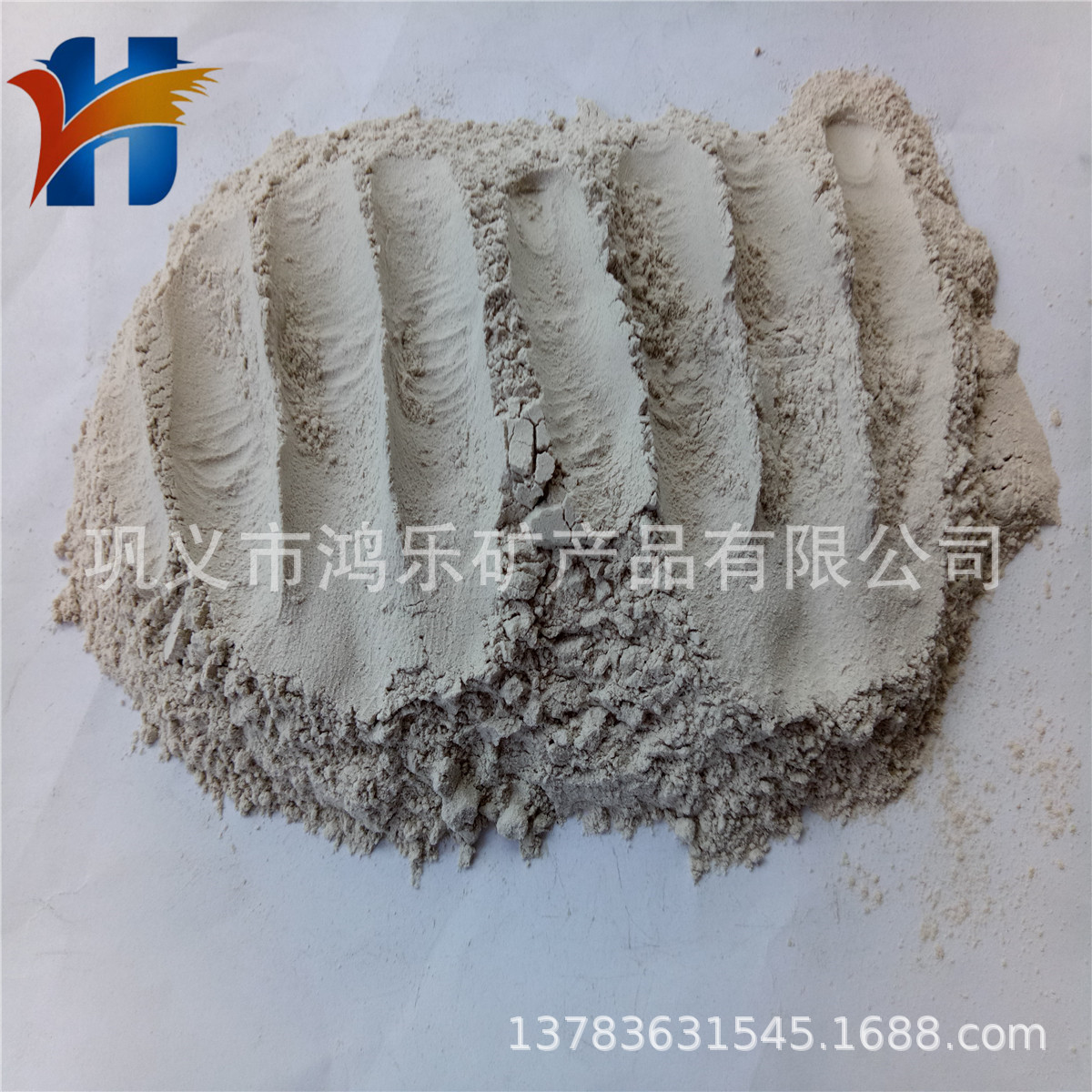 干粉涂料加入3﹪白乳胶搅拌1小时后使用 常温强度会高 脱砂效会好