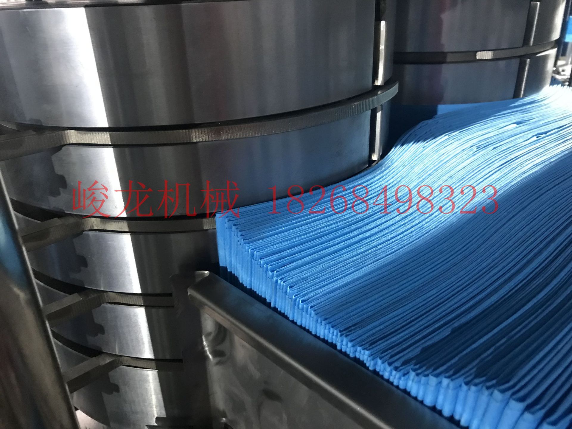 全自动淋膜无纺布折叠机 无纺布辅料铺单垫单折叠机