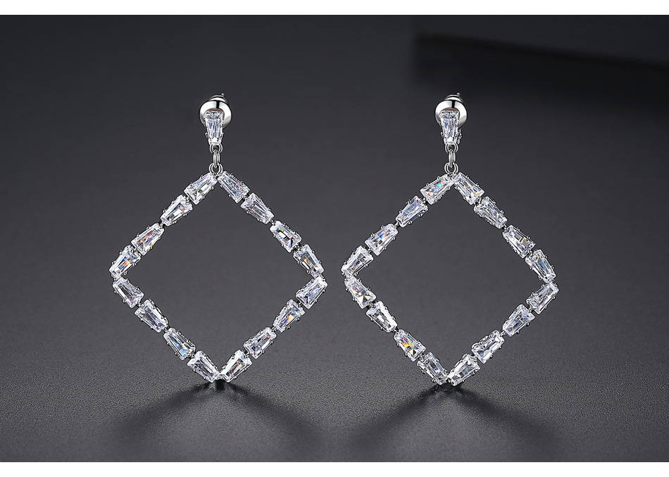 Fashionable Korean Temperament Square Ladies Earrings Earrings Banquet Atmosphere Copper Inlaid Zirconium Earrings display picture 2