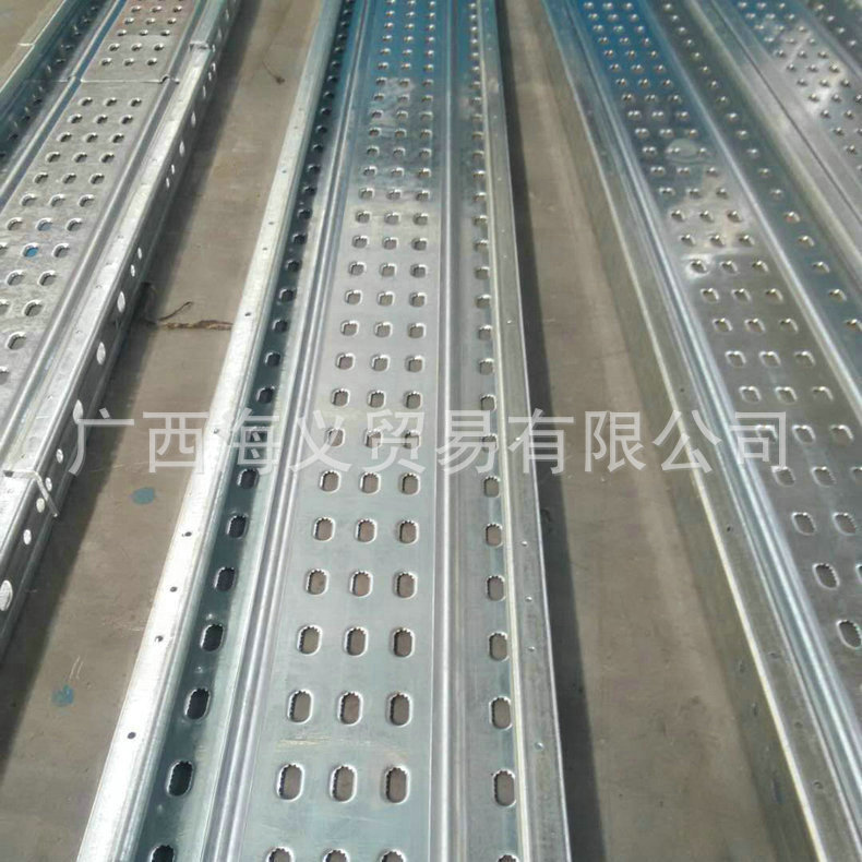 厂家生产吸音墙冲孔网 盖楼爬架冲孔网 金属过滤冲孔网