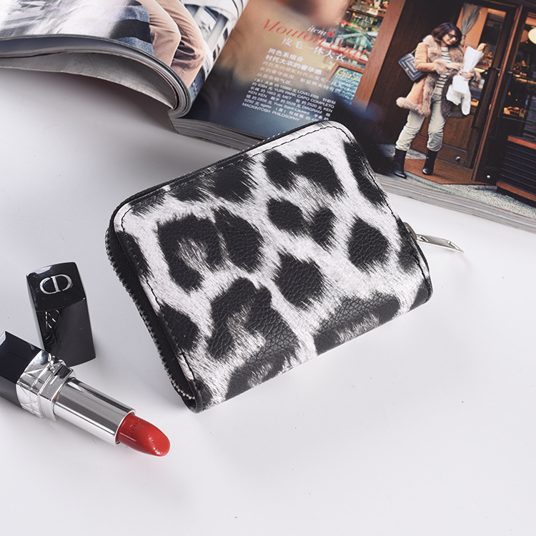 Women's Wallet Women's Short Leopard Print PU Wrist Strap Zipper Bag Large Capacity Multi-Card Mobile Phone Bag Card Holder