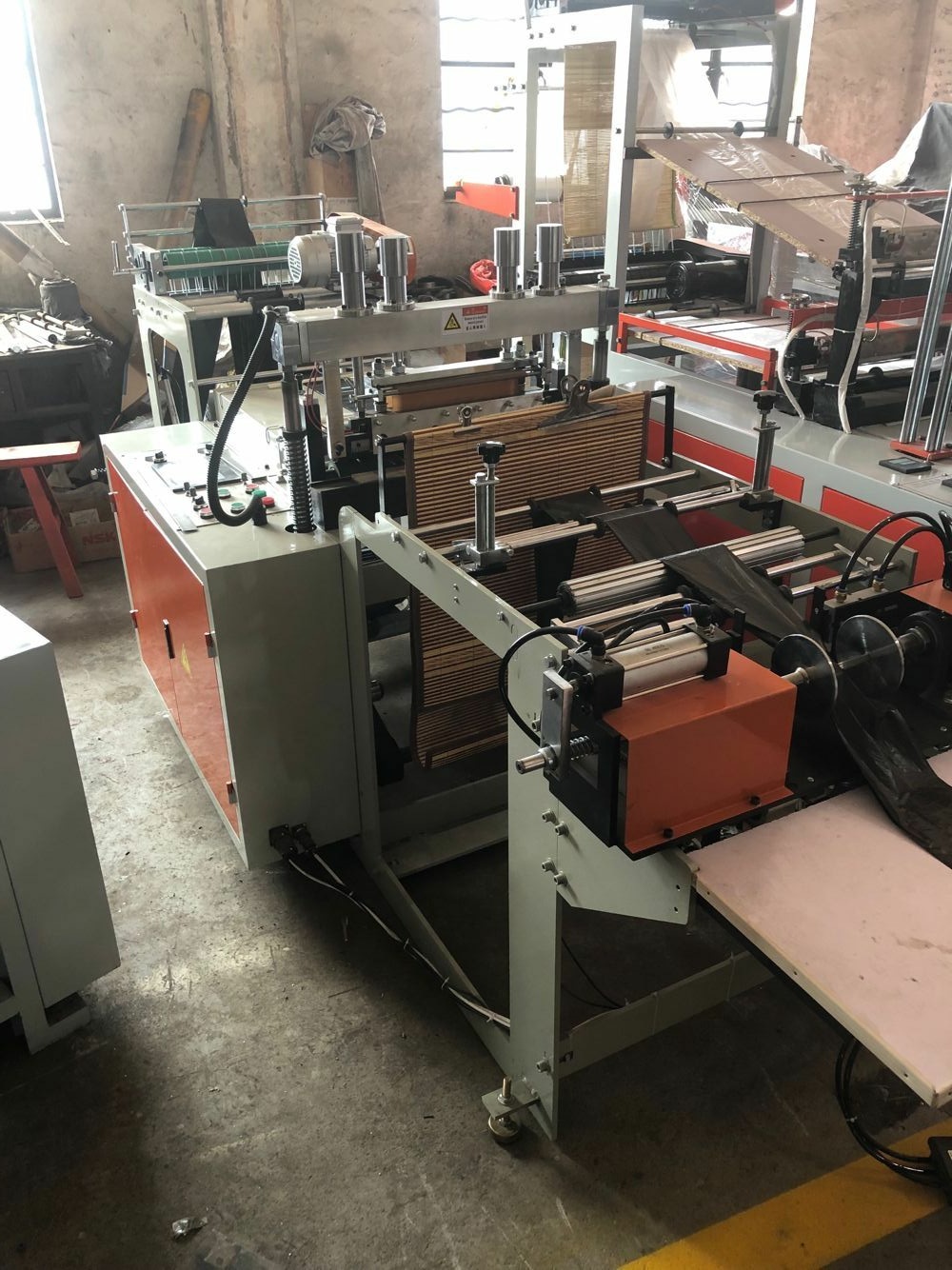 塑料袋机械.无锡家庭经济型垃圾袋.保鲜袋制袋机.多功能耐用