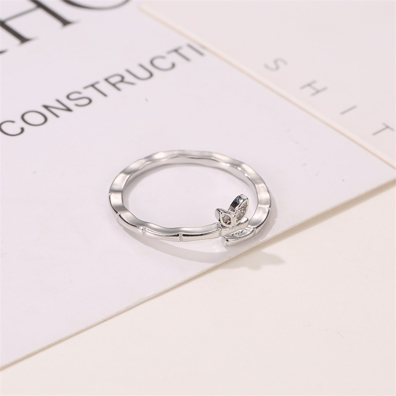 Koreanische Version Von Niedlichen Kaninchen Ohren Offener Ring Weibliche Kreative Kleine Frische Diamant Blätter Bambus Zeigefinger Gelenk Ring display picture 4