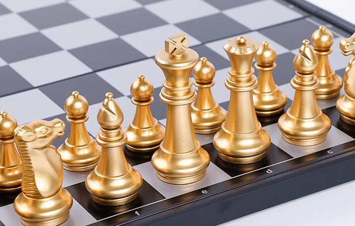 Magnetic Folding Set, Educational Interactive Leisure Medium-Sized Gold And Silver Chess Board Game_desvips.com