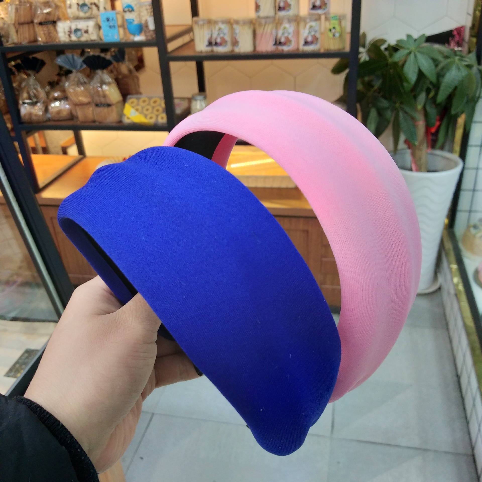 Korean Fashion Wide-brimmed Milk Silk Flat Headband High-end Sponge Candy Color Hairpin New Fashion Headband Wholesale Nihaojewelry display picture 5