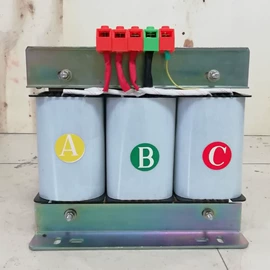 隔离变压器;调压变压器;稳压变压器