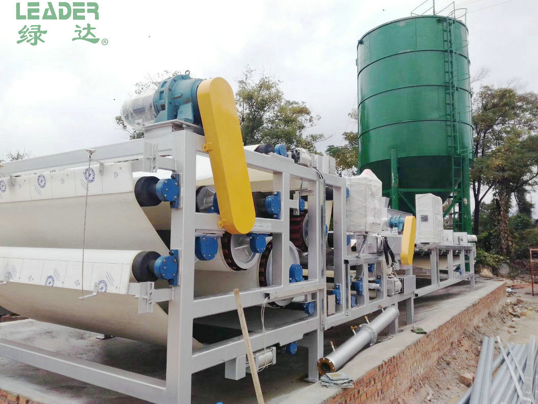 厂家供应 中心传动浓缩机 自来水厂刮泥机 半桥周边传动刮泥机