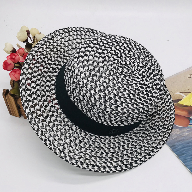 Little Xiangfu car horse high end black and white plaid wide brim flat top hat women's hat spring and summer straw hat visor factory direct supply