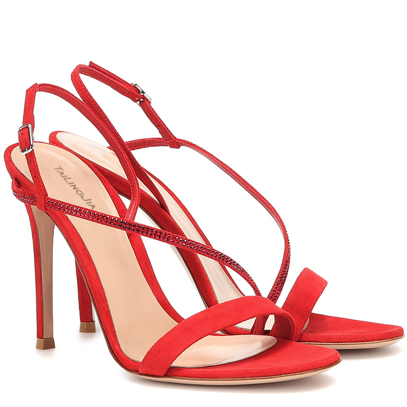 red heels (5).jpeg