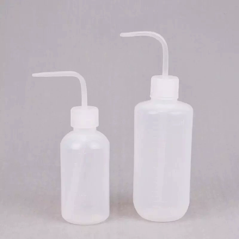 Сочные растения, подходящие для полива, могут выжимать устройство для полива в бутылках для полива рта