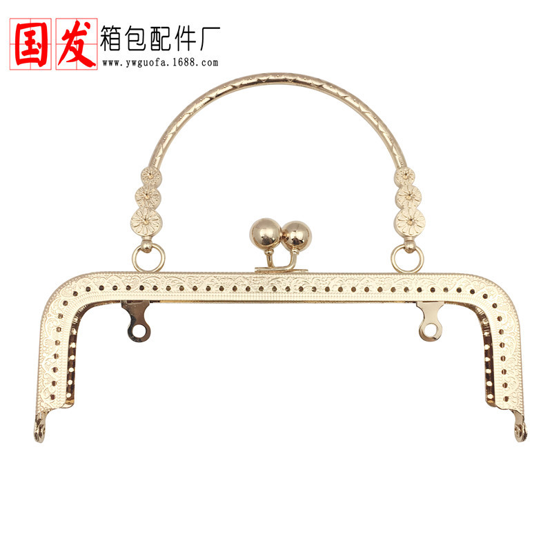 85 descuento de tiempo limitado 18cm cuadrado relieve reverso perlas de cabeza de perlas cruzadas tres flores mano oro