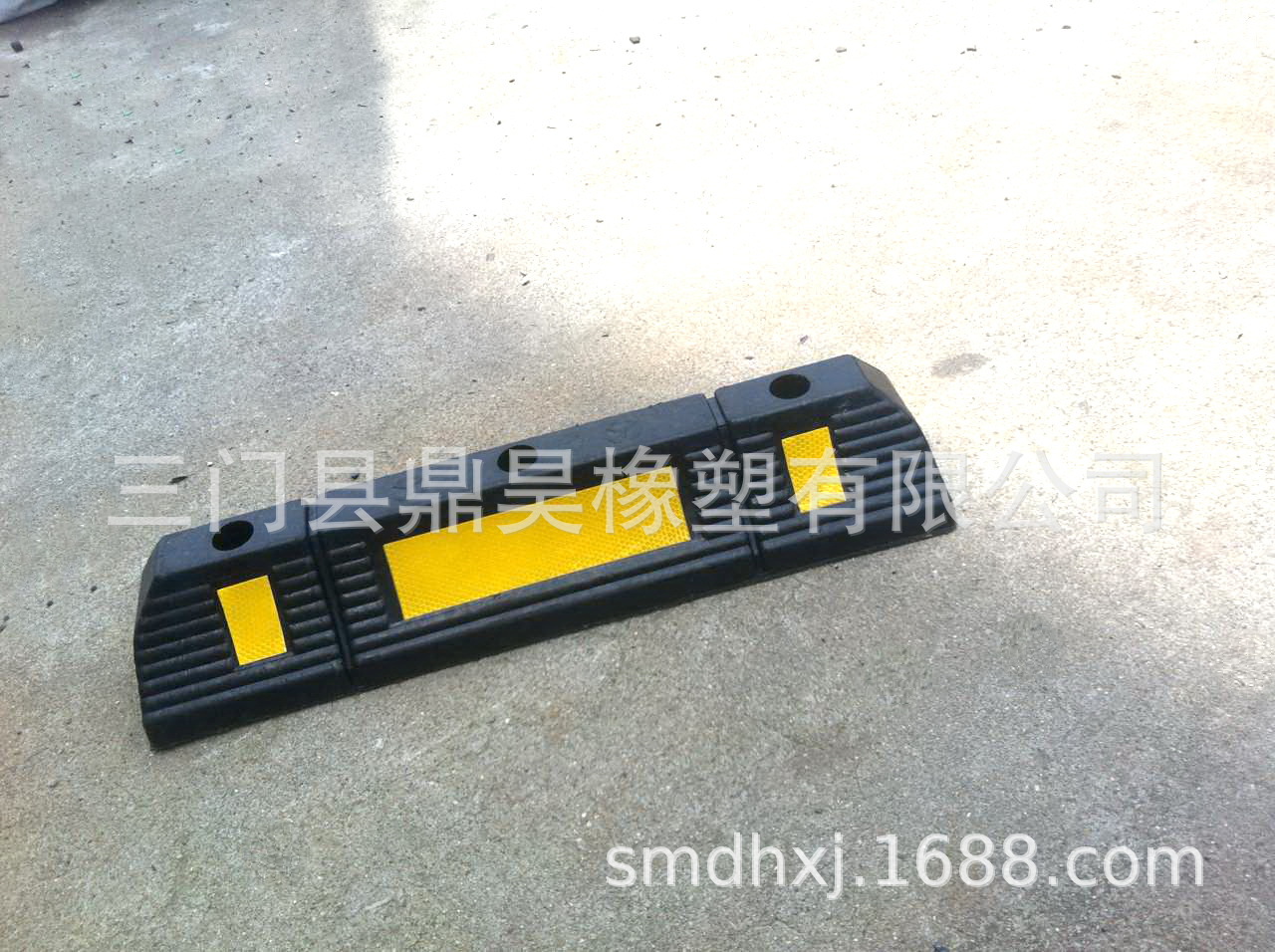 挡车器定位器保质量叁年定位器压不破挡轮块地上停车场车位定位器