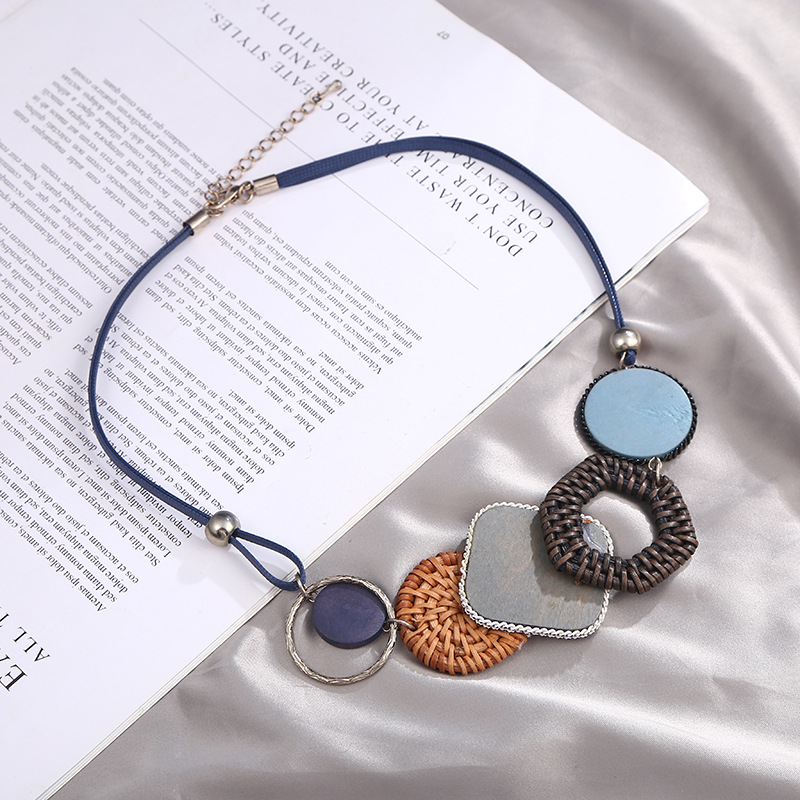 1 Piece Quantity Casual Round Plastic Resin Statement Necklaces Wholesale