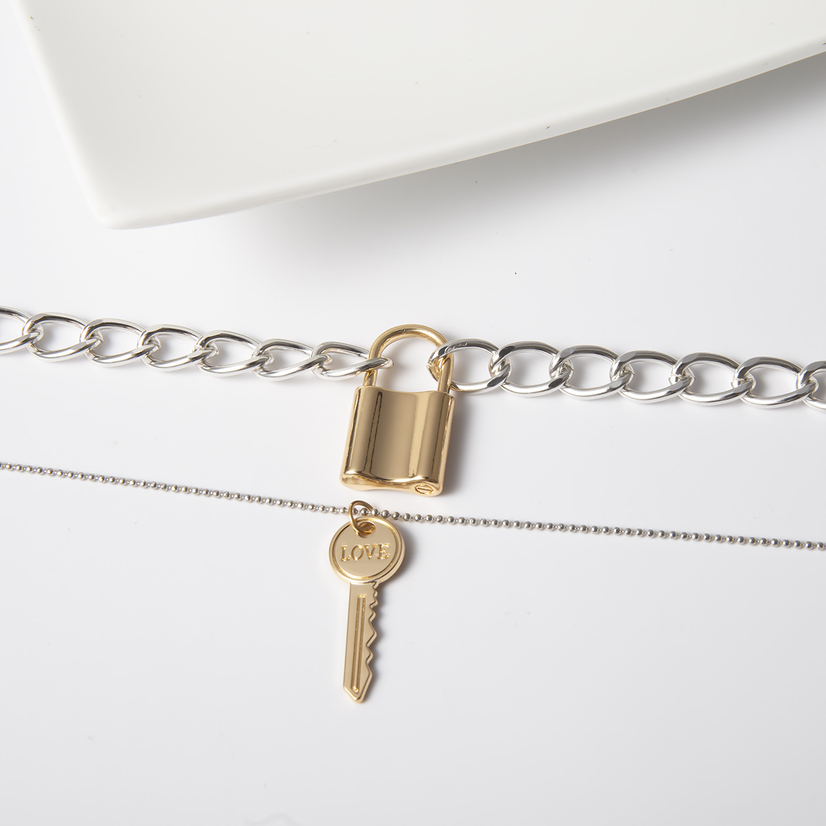 欧美跨境饰品 创意时尚几何元素love项饰 复古钥匙锁形吊坠项链女