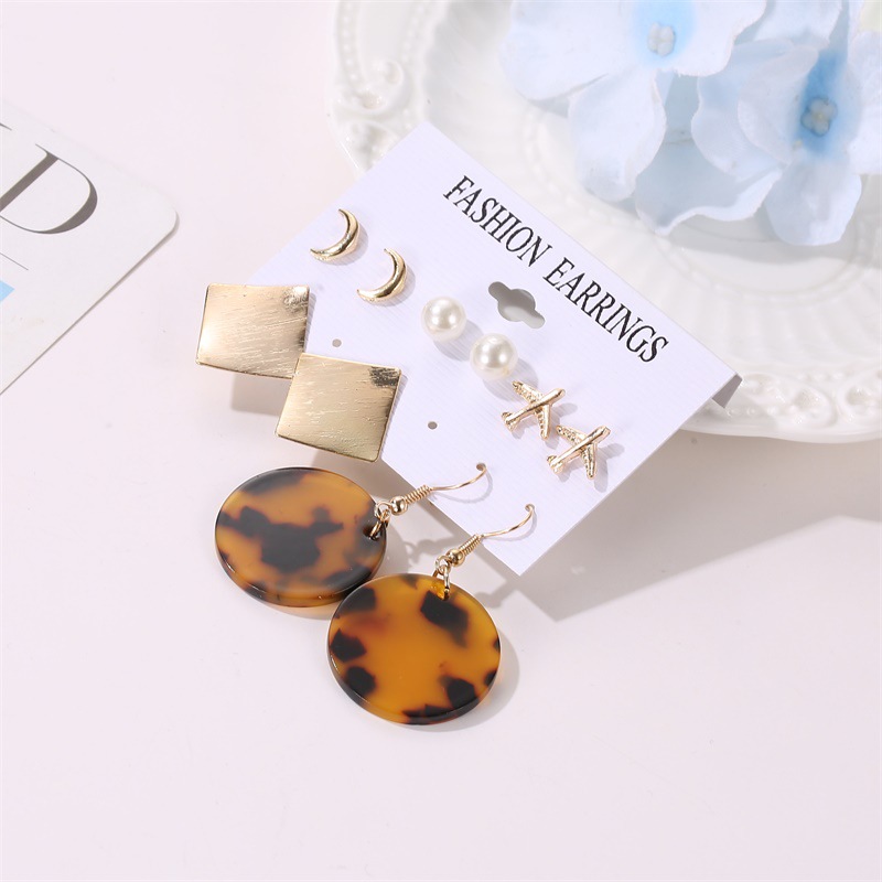 Wholesale Fashion Jewelry Round Acetate Leopard Card Earrings 5 Pairs Of Aircraft Geometric Earrings display picture 2