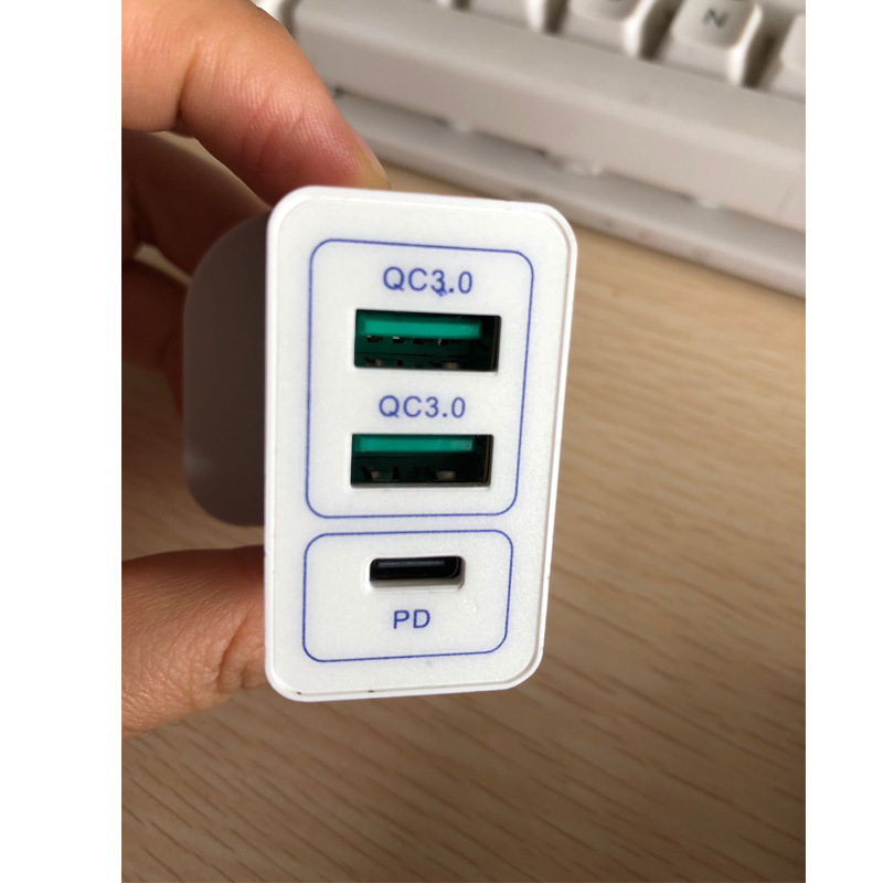 qc 3.0 fast charging multi-port charger 3 usb smart folding foot US gauge travel charger 18W pd charging head manufacturer qc 3.0 fast charging multi-port charger 3 usb smart folding foot US gauge travel charger 18W pd charging head manufacturer