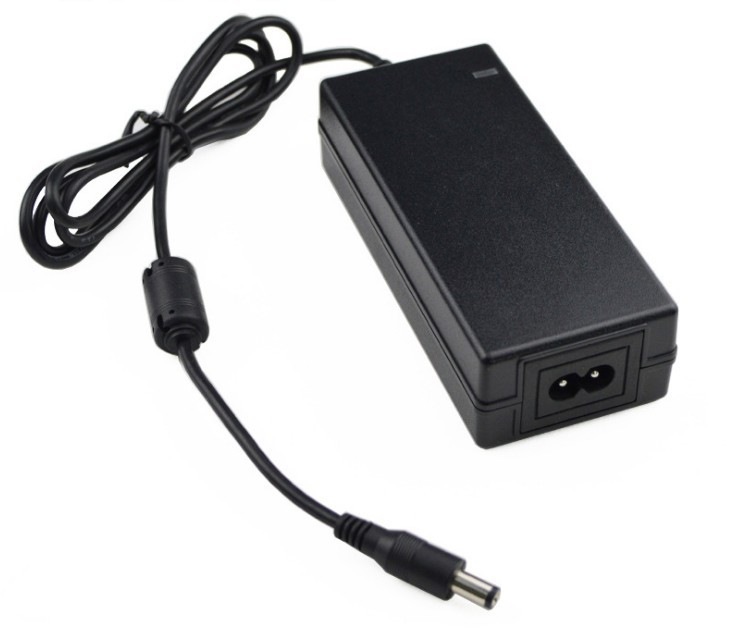 12v5a 适配器 深圳电源厂家 桌面式电源 12V5A电源 认证电源LED屏