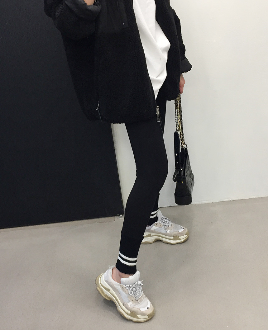 Women's Lamb Wool Coat With Pocket Detail And Stand Collar_voghion.com