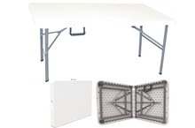 一米二小餐桌 四人用小号塑料桌 对折带提手折叠桌 手提箱式桌子