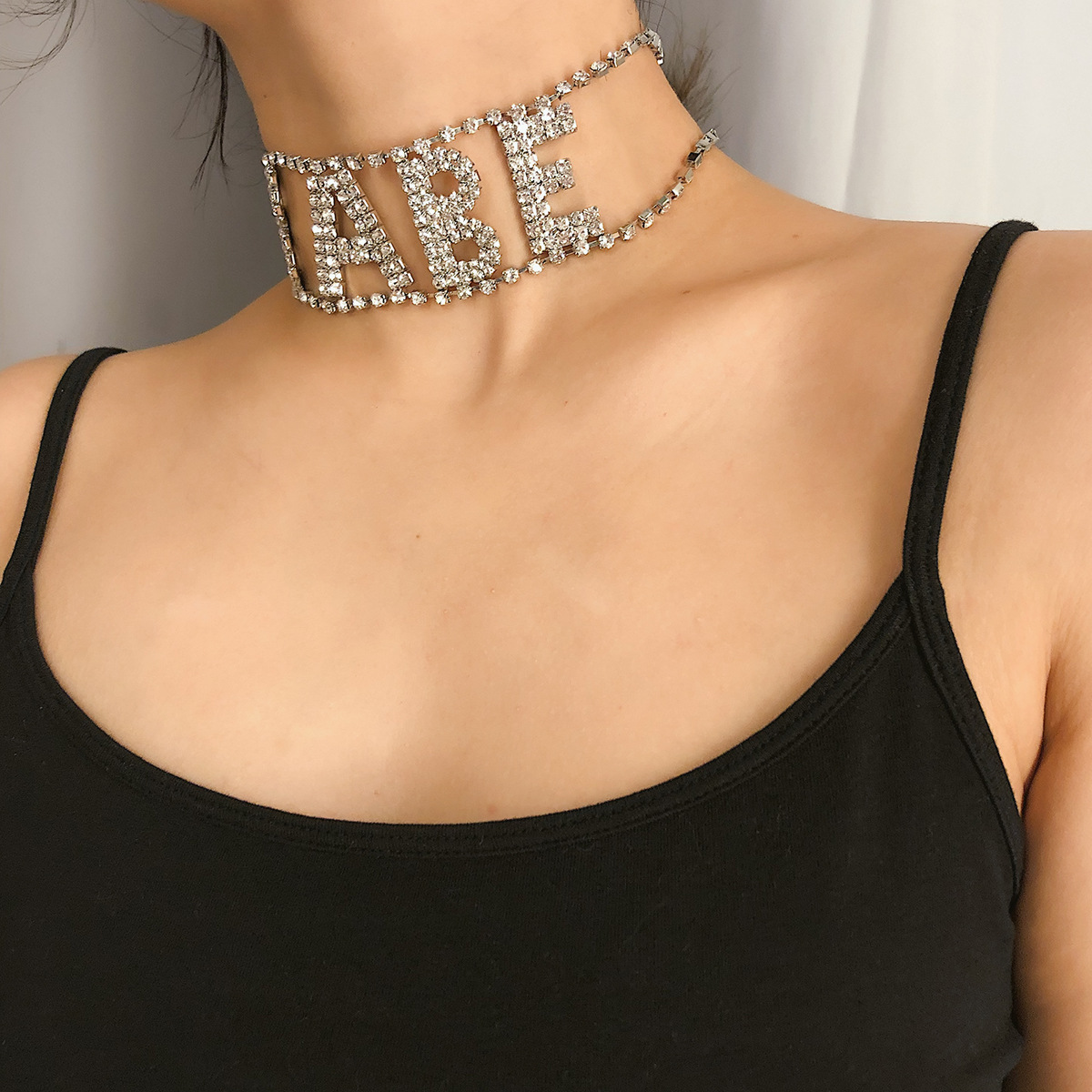 Nuevo Artículo De Diamantes Flash Exagerado De Moda Con Letras De Diamantes Babe Collar display picture 1