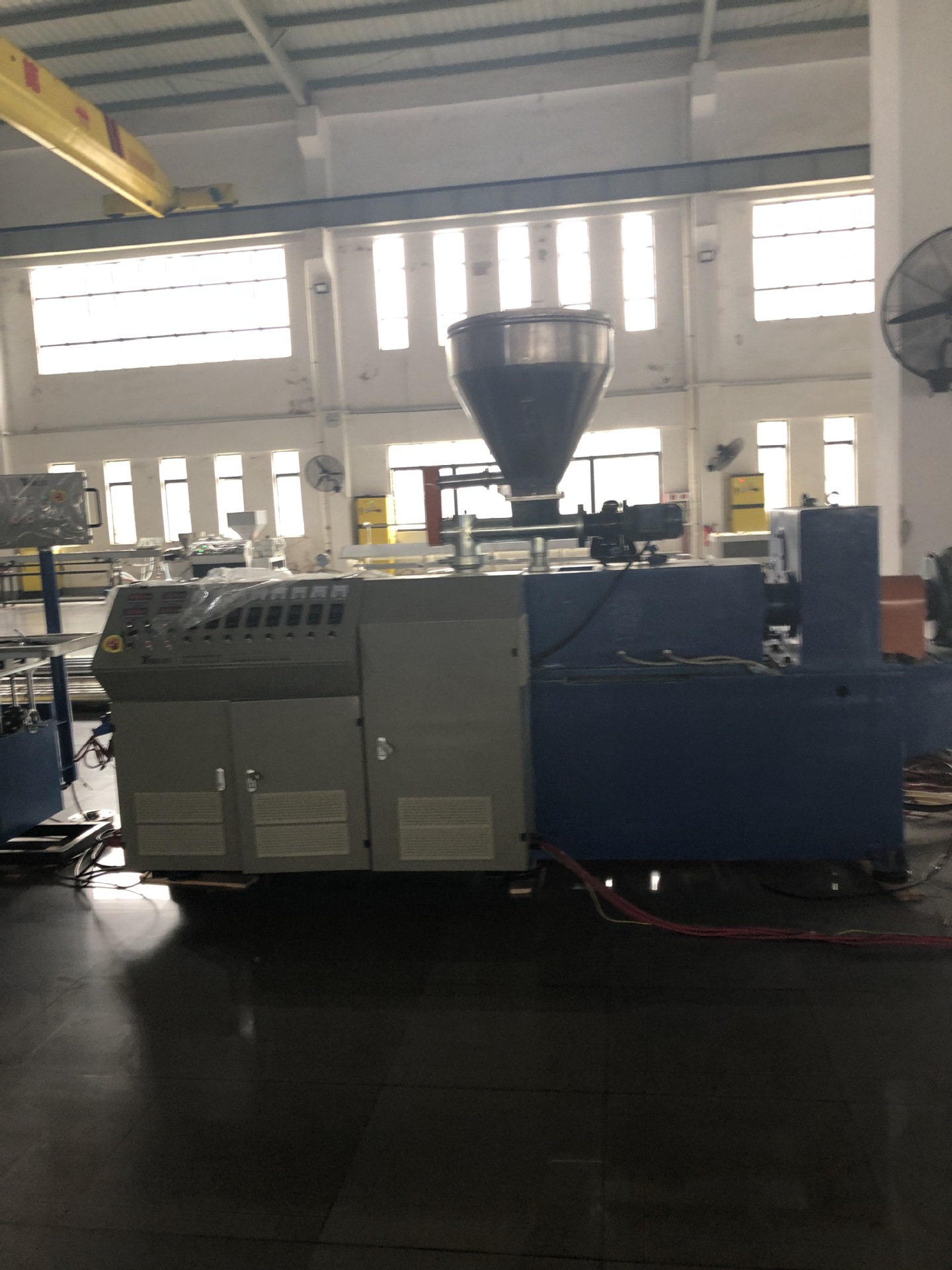 燿安厂家直销ＰＶＣ锥形双螺杆型材机生产线设备