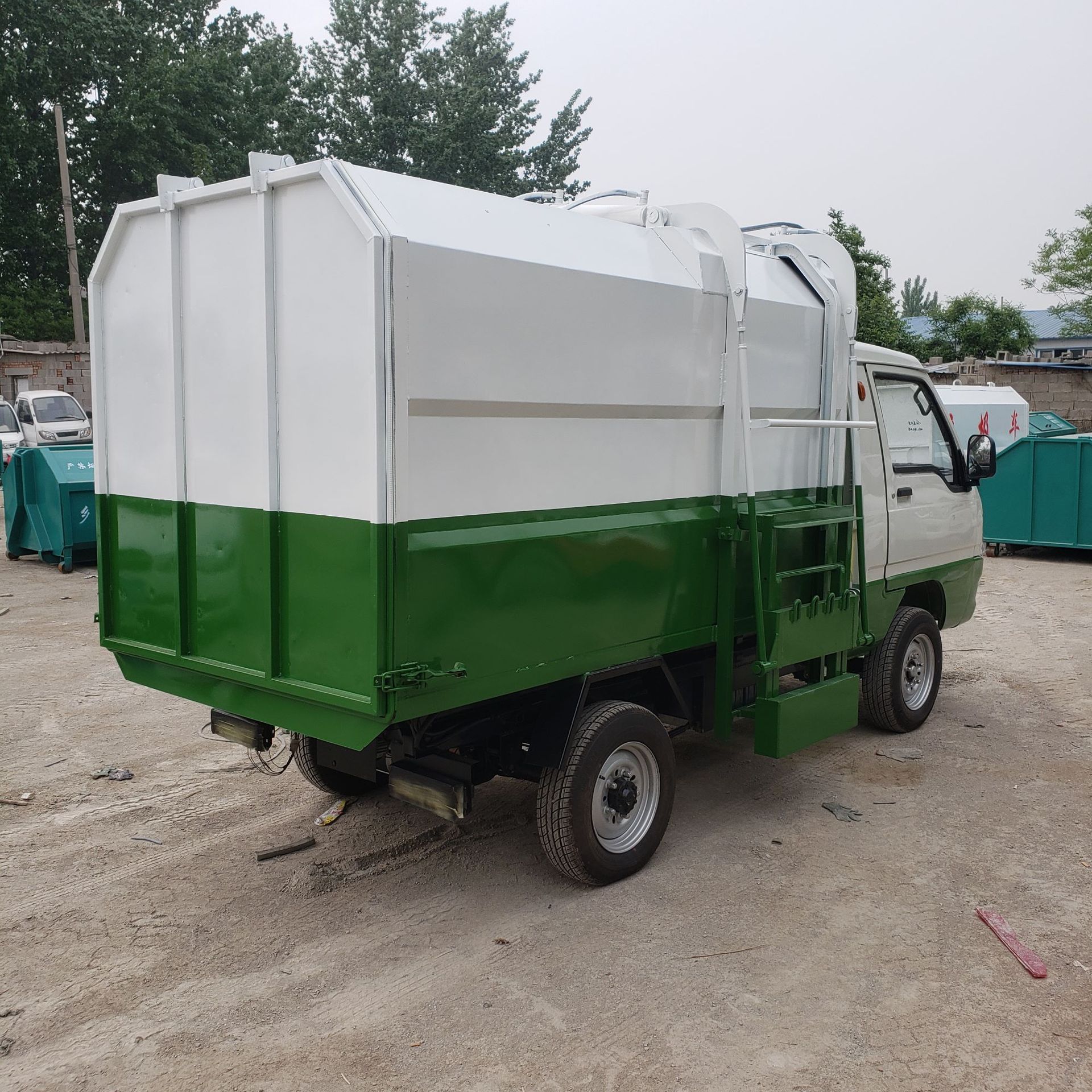 纯电动四轮垃圾清运车新能源环卫车小区学校专用无噪音