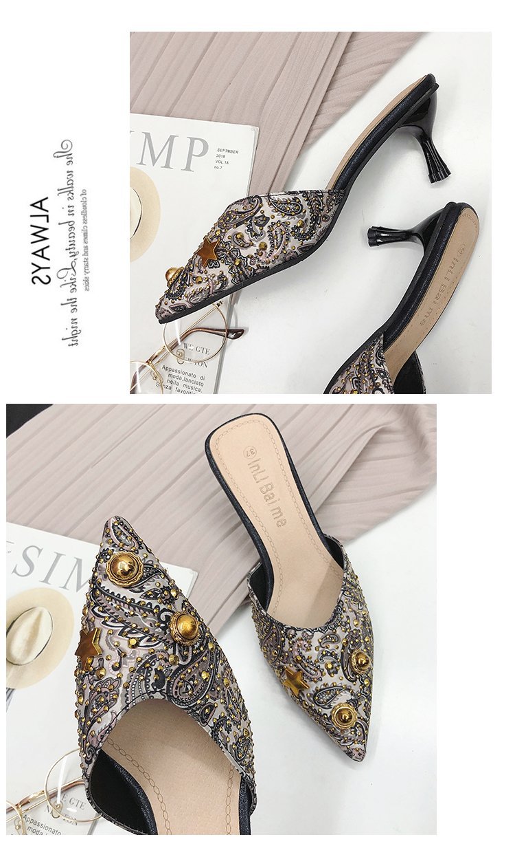 2024 Frühjahr/Sommer, sexy, schmale Absätze, mittlerer Absatz, spitzer Kopf, große Halbanhänger, Pailletten-Sandalen für Damen_voghion.com