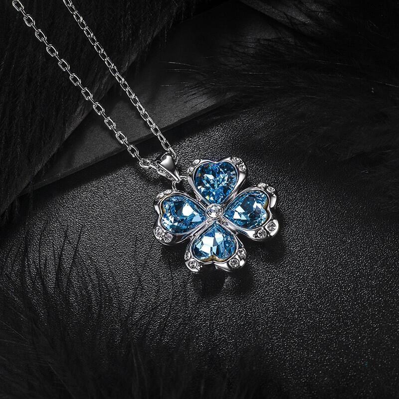 New Crystal Pendant Clover Necklace Fashion Sweater Chain display picture 4