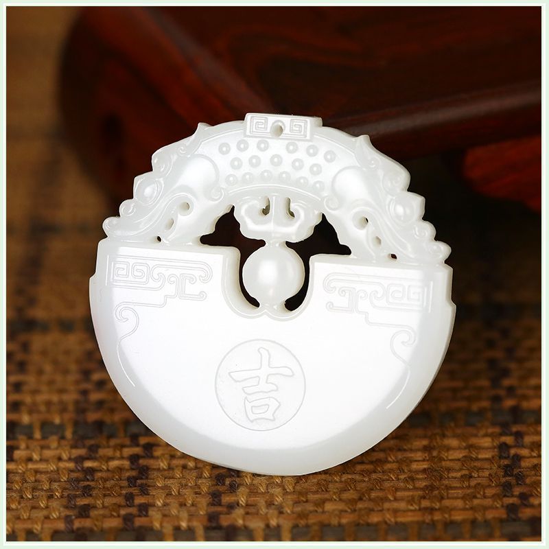 State Tamaki Xinjiang Nephrite  Seed material Suet jade Pendant Good luck provincial level master Li 38 gram 0025