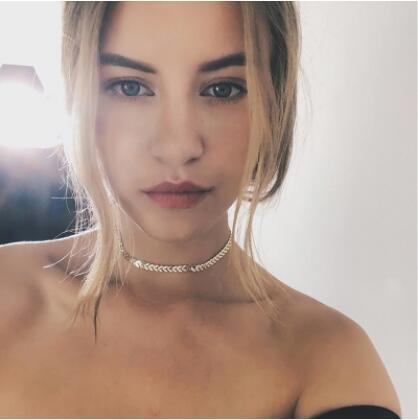 European and American cross-border jewelry tattoo chain clavicle chain elegant fashion Fishbone chain new hot sale sequin short necklace