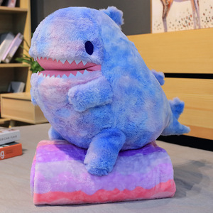 创意玩具印花渐变色恐龙抱枕毯子多功能抱枕毯子可定做异形公仔