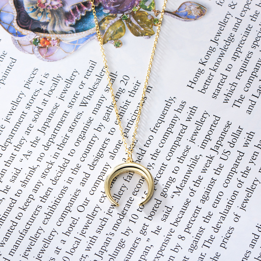 S925 Silver Vintage Crescent Moon Pendant Necklace