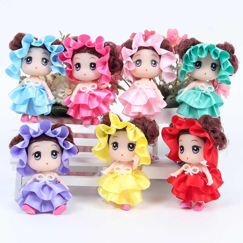 Fabrik spezieller Großhandel explosiver heißer Verkauf Mini 9 cm Emaille Schnalle konstante Supertarnung weibliche Puppe Anhänger Kinderfamilienspielzeug_voghion.com