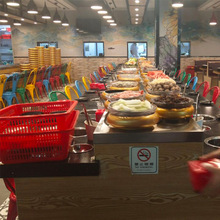 厂家供应 定 做旋转火锅设备 小火锅传送带链条回旋输送餐台定 制